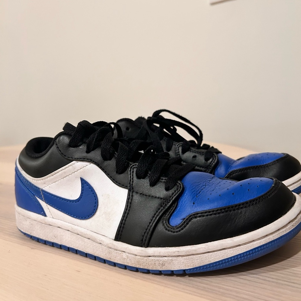 Nike Black and Blue Athletic Shoes